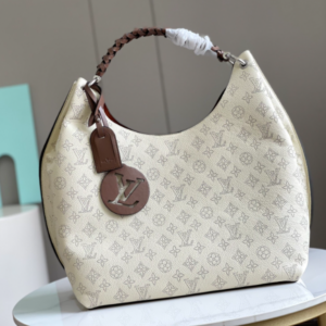 Louis Vuitton Carmel Hobo Tote Handbag – White