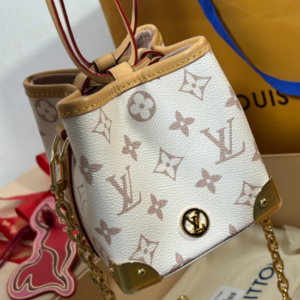 Louis Vuitton Mini Bucket Bag – White Flower