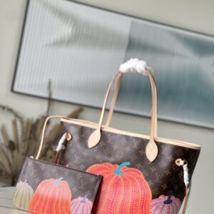 Louis Vuitton Neverfull Medium Handbag