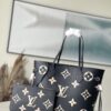 Louis Vuitton Neverfull Medium-Sized Handbag