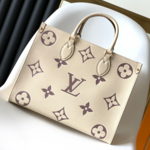 Louis Vuitton ONTHEGO Medium Handbag – White
