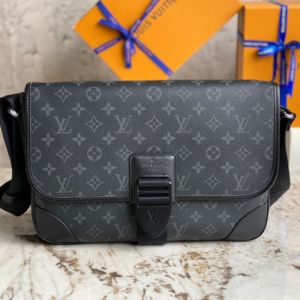 Louis Vuitton Men’s ARCHY Medium Messenger Bag