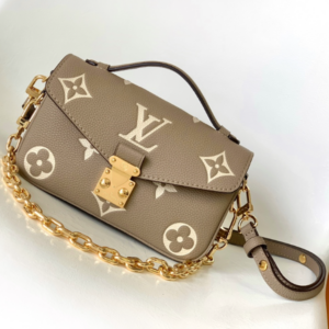 Louis Vuitton Pochette Métis East West Handbag – Apricot