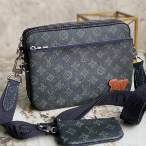 Louis Vuitton Men’s Pochette Trio Messenger Bag – Green