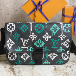 Louis Vuitton ARCHY Medium Men’s Messenger Bag – Printed