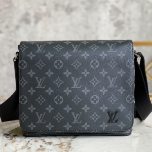 Louis Vuitton Men’s DISTRICT Small-Sized Handbag