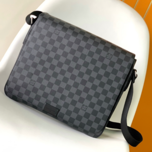 Louis Vuitton District Medium Messenger Bag – Gray