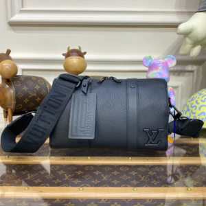 Louis Vuitton Men’s Keepal City Handbag – Black